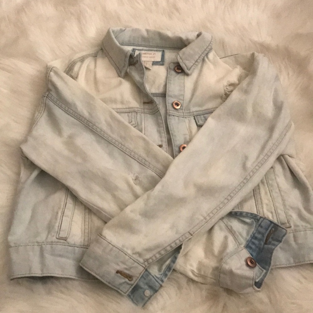 Jean jacket light size small never worn